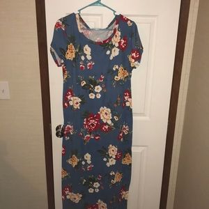 Maxi Dress with Necklace